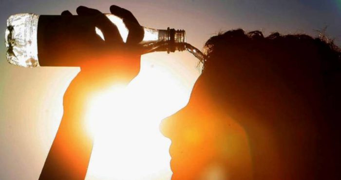 Caldo, aumenta lo stress a lavoro: i consigli contro l'irritabilità